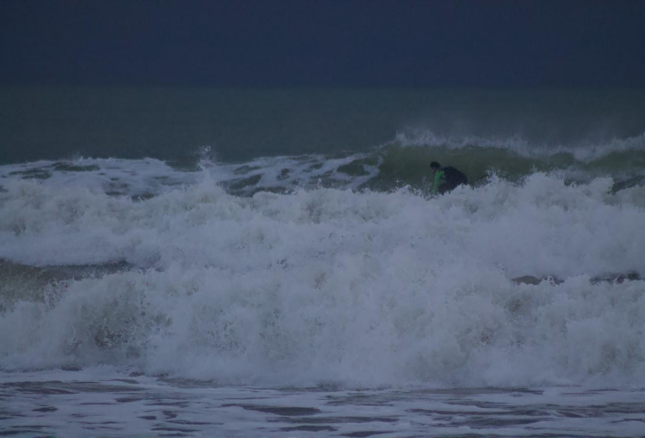 SUP Surfing